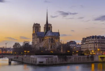 Cathédrale Notre-Dame De in Paris