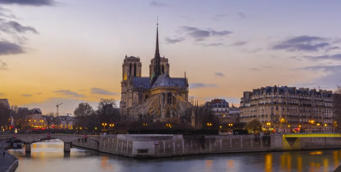 Cathédrale Notre-Dame De in Paris