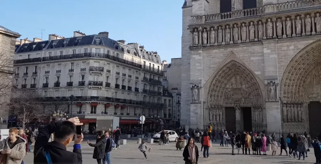 Cathédrale Notre-Dame De in Paris