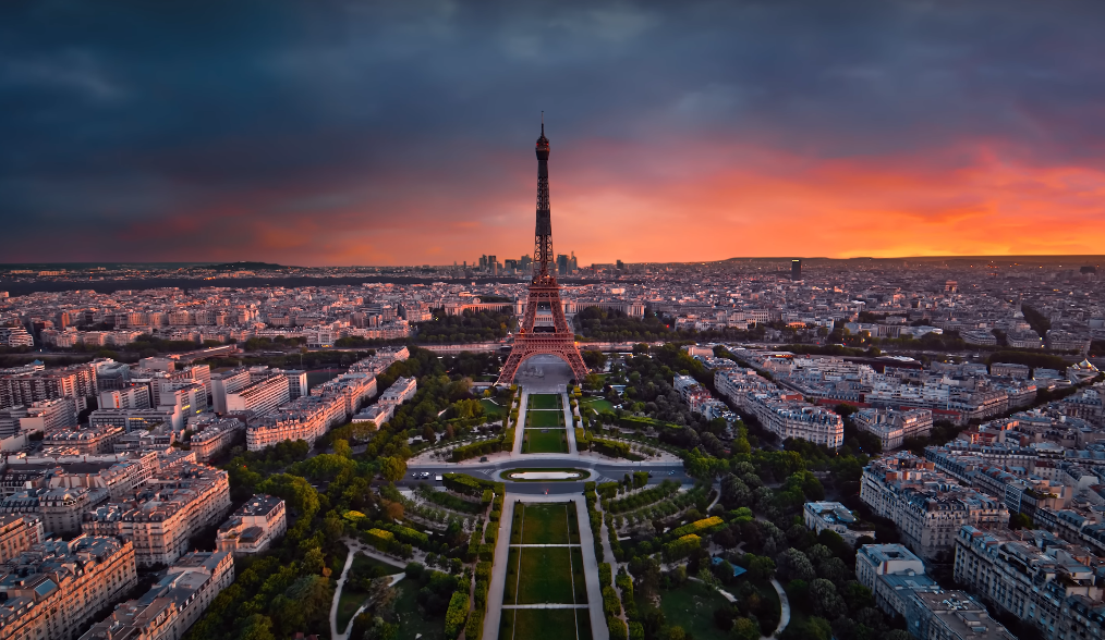 Eiffel Tower Tour in Paris